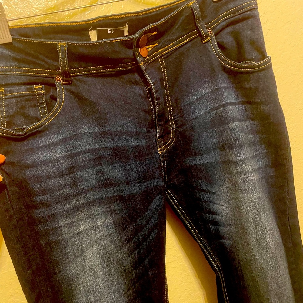 Jeans - Picture 2 of 4